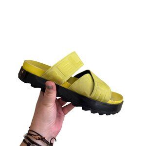 Sorel Womens Roaming Sport Slide Sandals Yellow Bolt & Black Casual Wear
